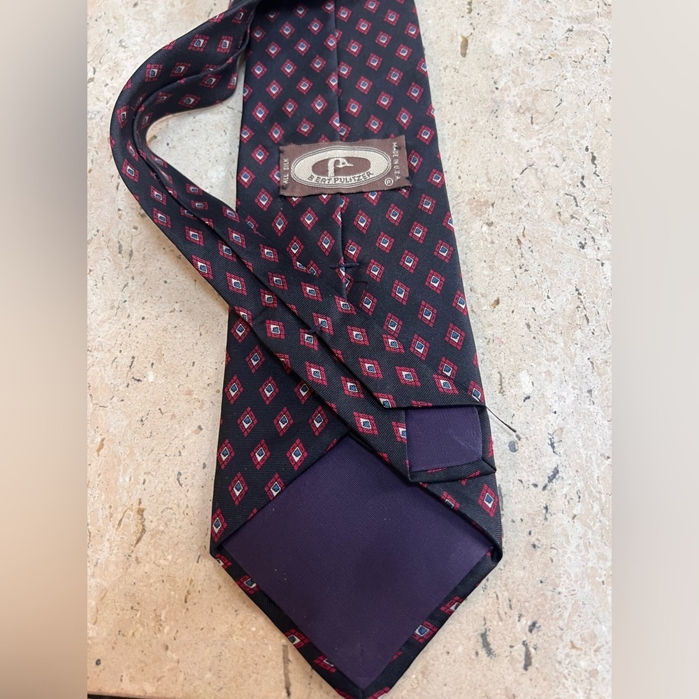 Bert Pulitzer 100% Silk Made in USA Black and Red Geometric Print Men’s Tie - Picture 3 of 5